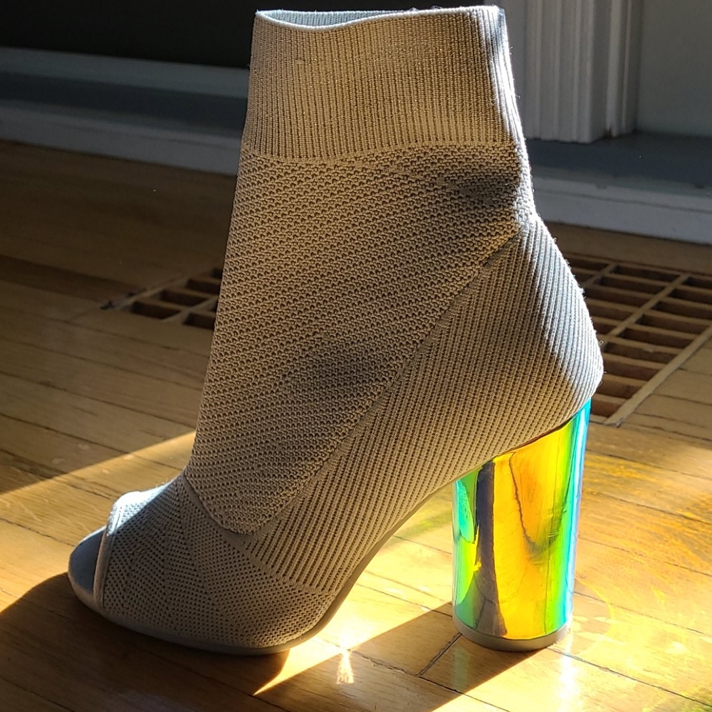 Holographic booties